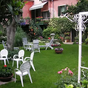 https://casa-eden.hotelslidodijesolo.com